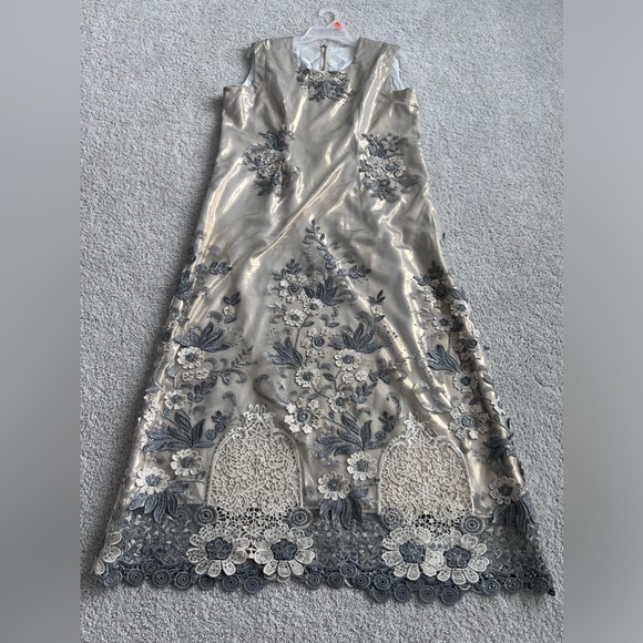 Dress - Picture 1 of 2